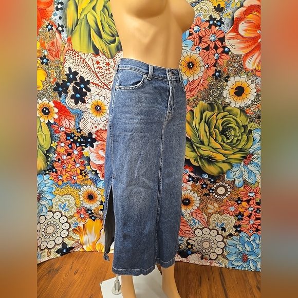 7 For All Mankind Size 24 Or 25 Whiskered Midi Blue Denim Skirt With Side Slits - Picture 8 of 14
